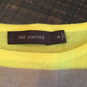 EUC 🎉 The Limited yellow and tan sweater